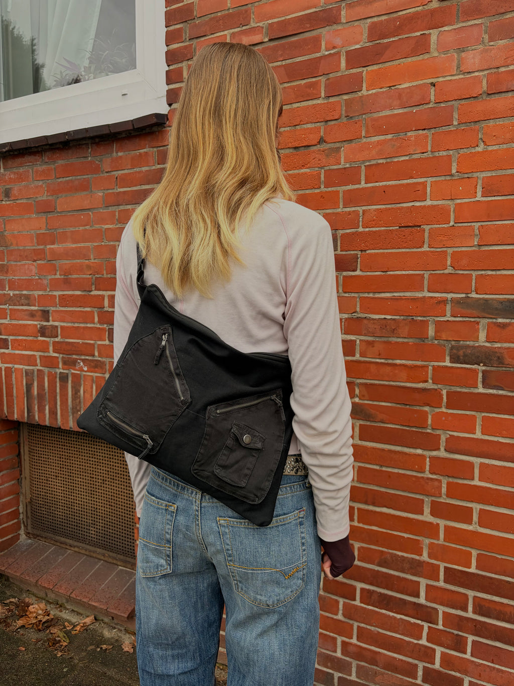 Schwarze Umhängetasche aus alter Hose, Upcycled Cross Body Bag, Handtasche, Handbag, Handmade